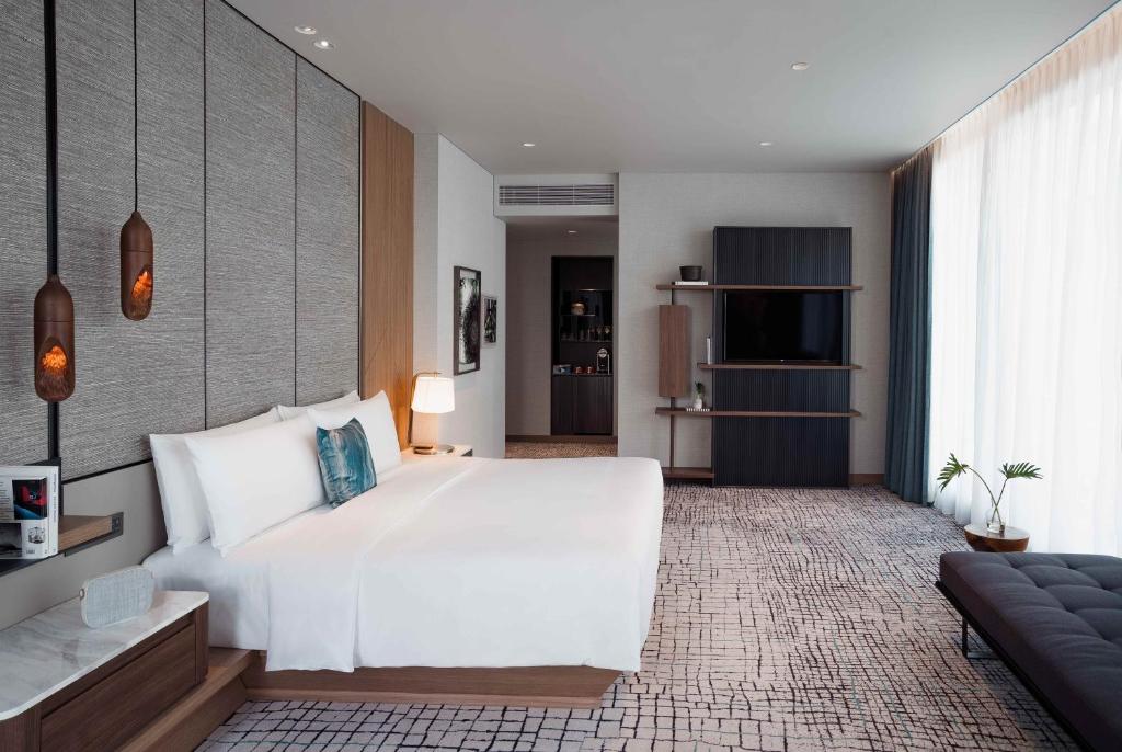 
Maa-Lai King Suite with Green Lung View
