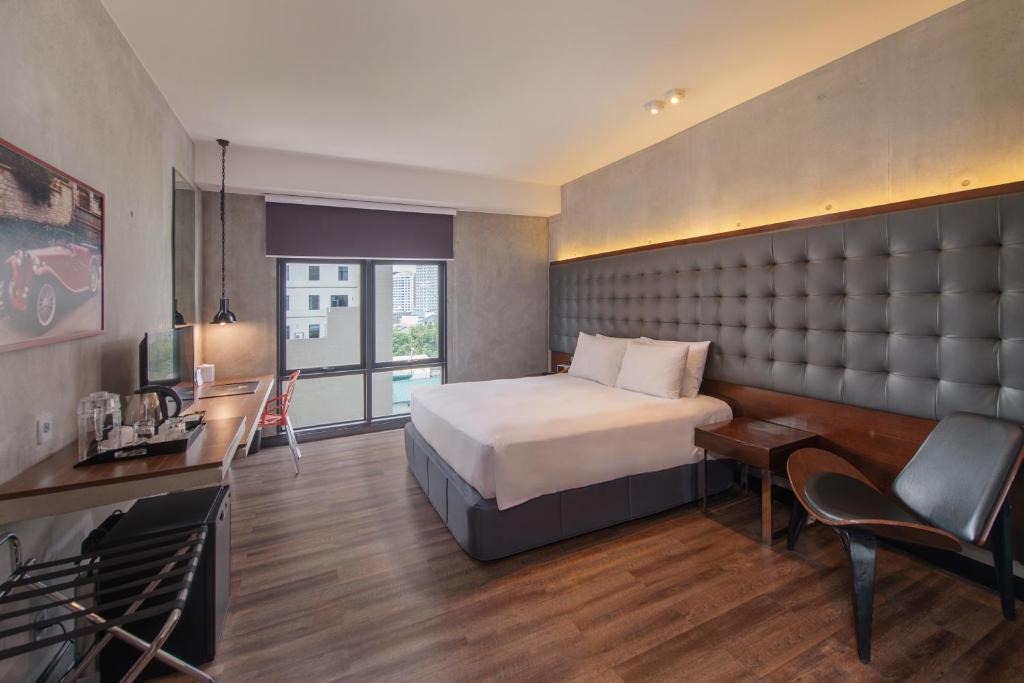 The B Hotel Quezon City photo
