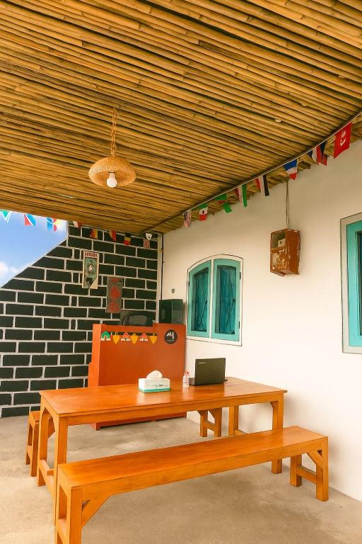 Casa De' Summer Banyuwangi - Standard Double Room With Shared Bathroom