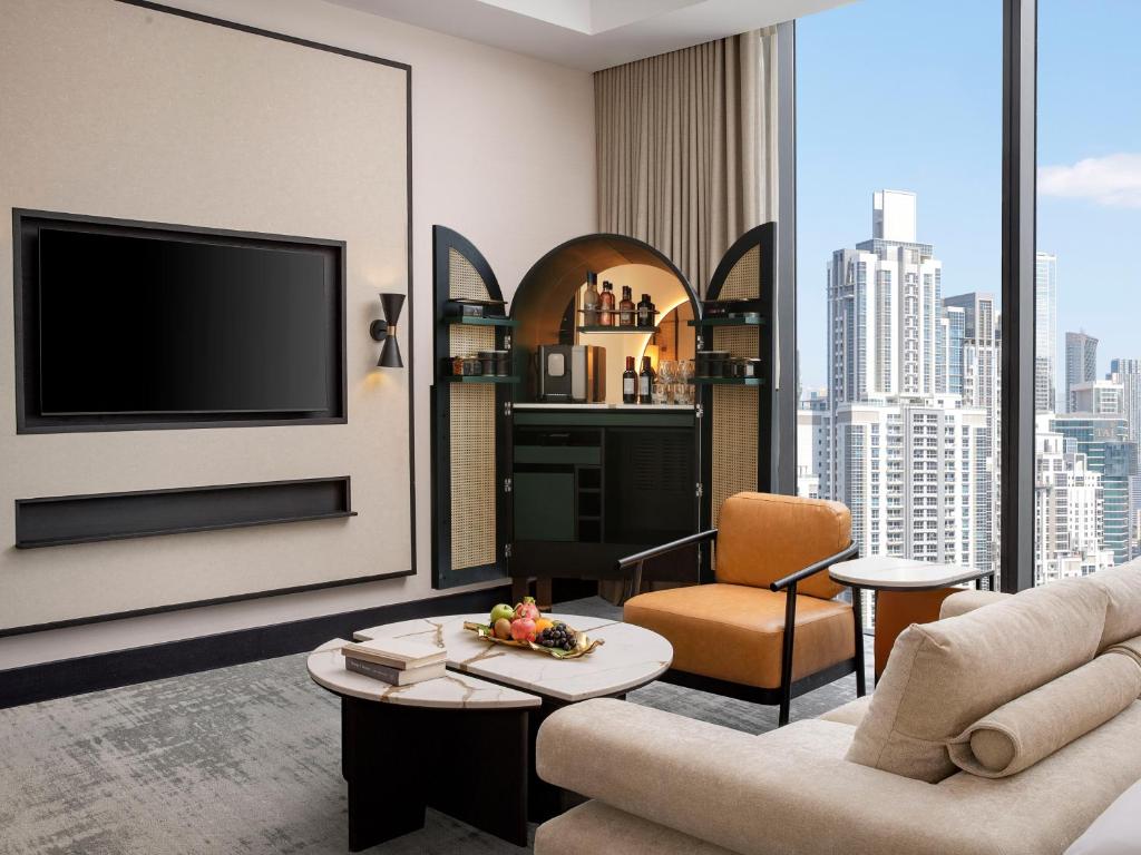 Luxury Burj Khalifa View Room - Image 1