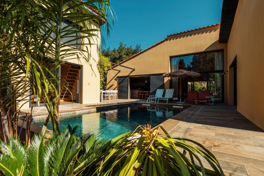 Kolam renang di atau dekat dengan Villa Emeraude - luxe, calme & piscine privée