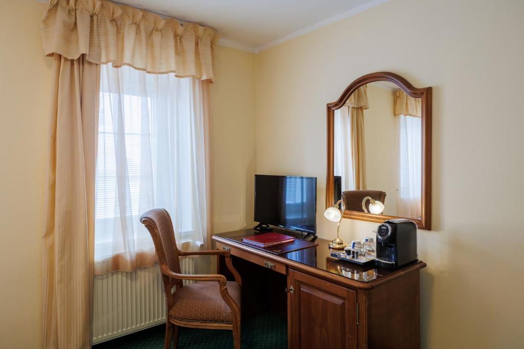 Hotel U Zámecku Cihelny - Resim 42
