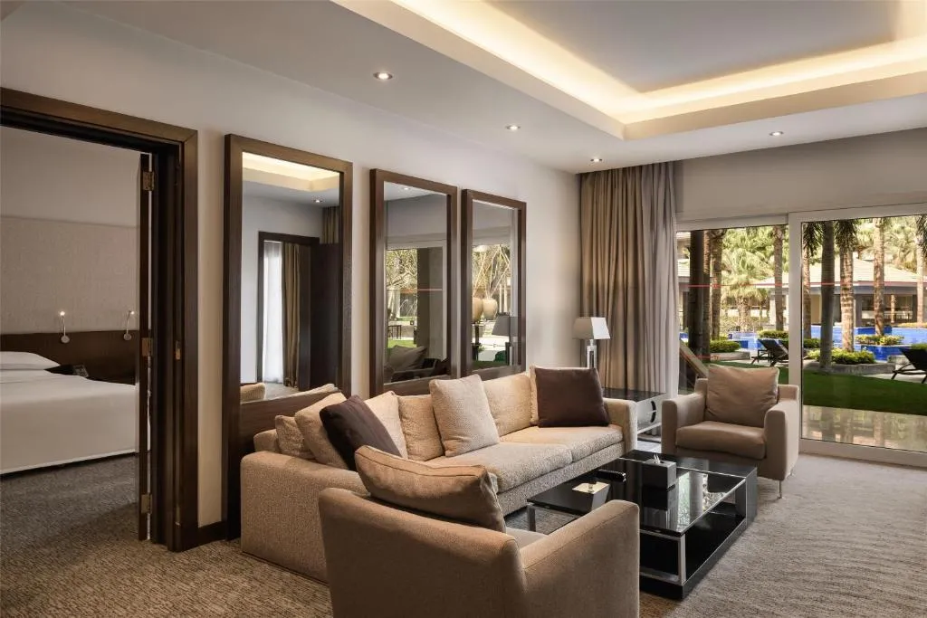 Dusit Suite