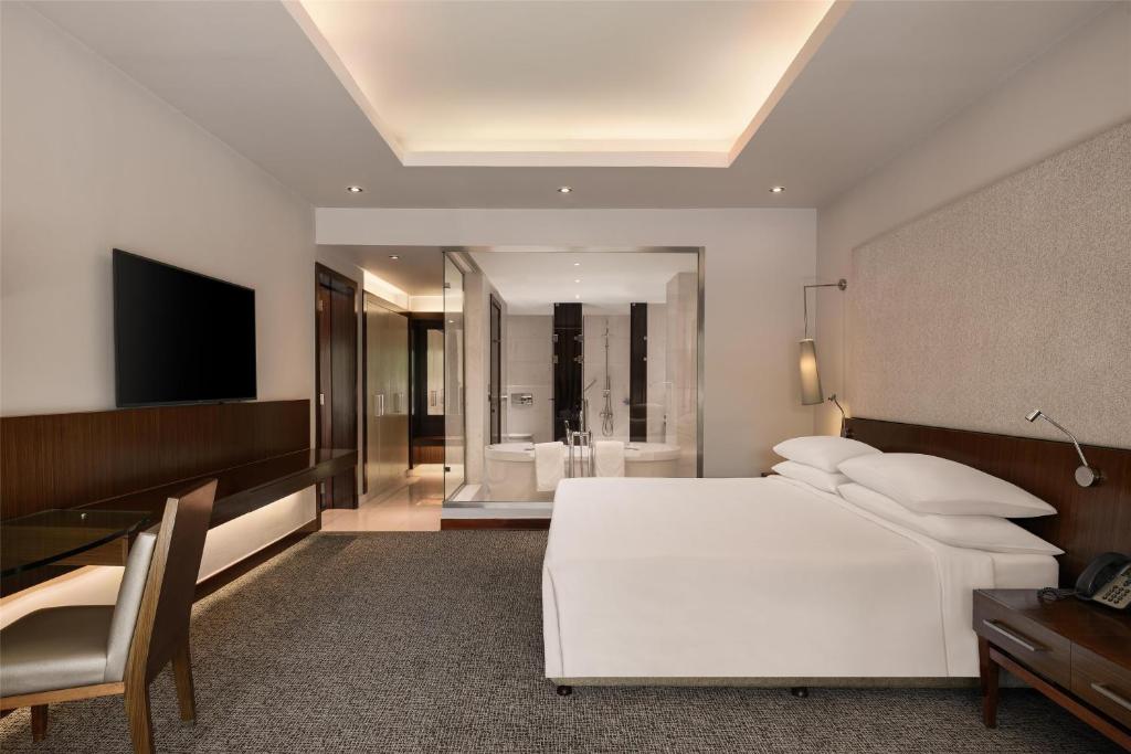 Dusit Thani LakeView Cairo - 13