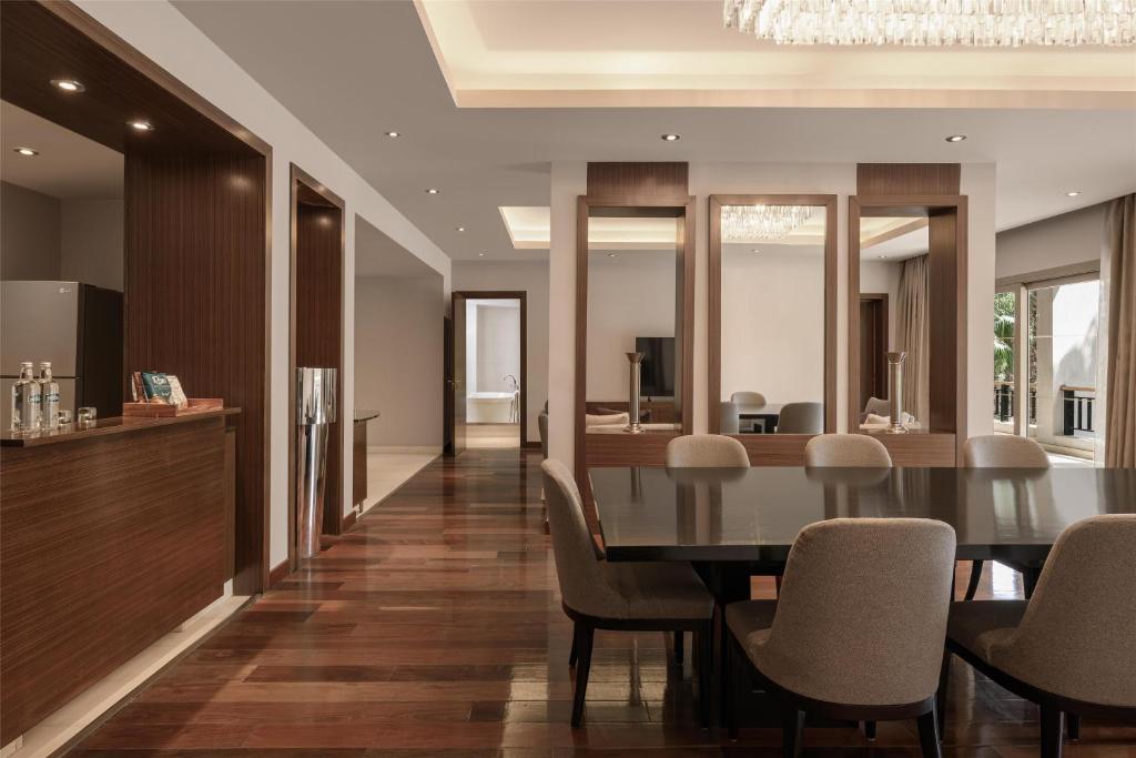 Dusit Thani LakeView Cairo - 12