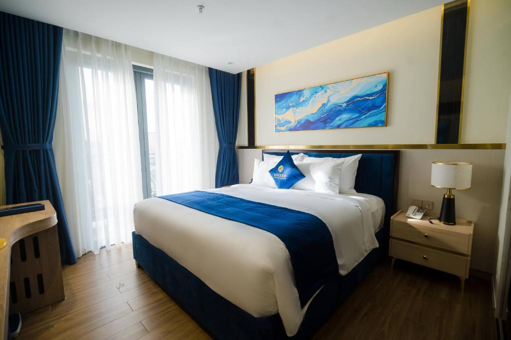 Phòng Deluxe Giường Đôi Có Ban Công