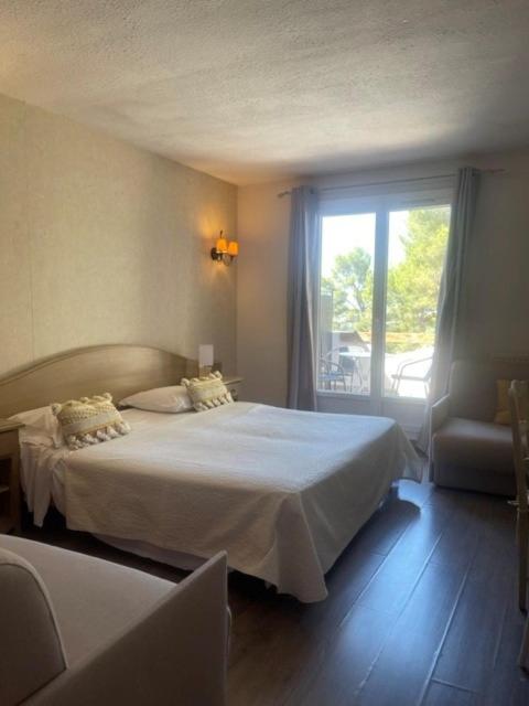 Hôtel Le Mas des Ecureuils - Resim 6