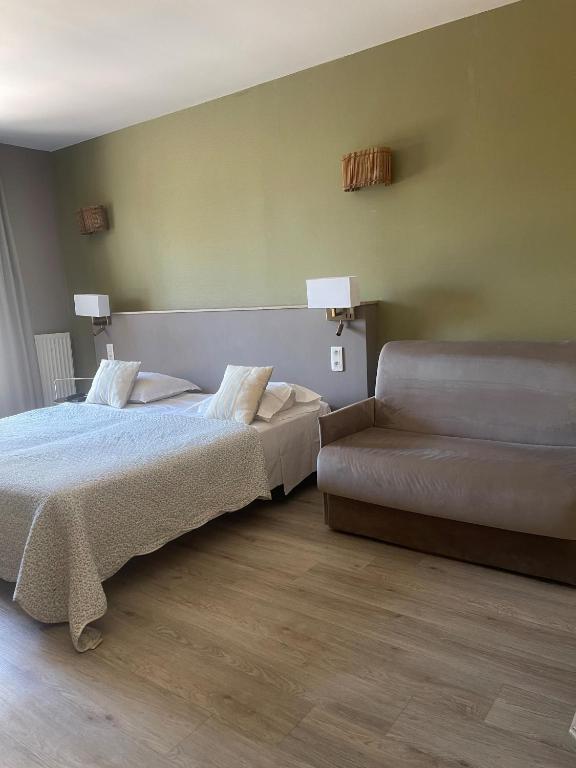 
Deluxe Single Room with Balcony
