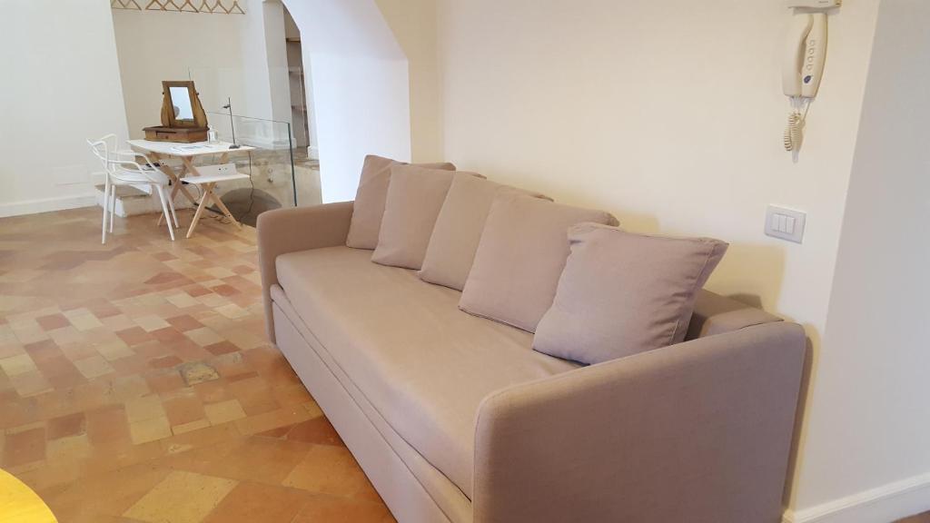 La Corte Dei Cavalieri - 13