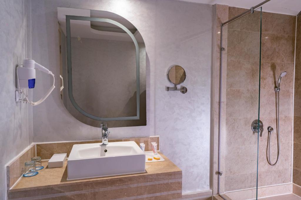 Bellagio Beach Resort & Spa - 5