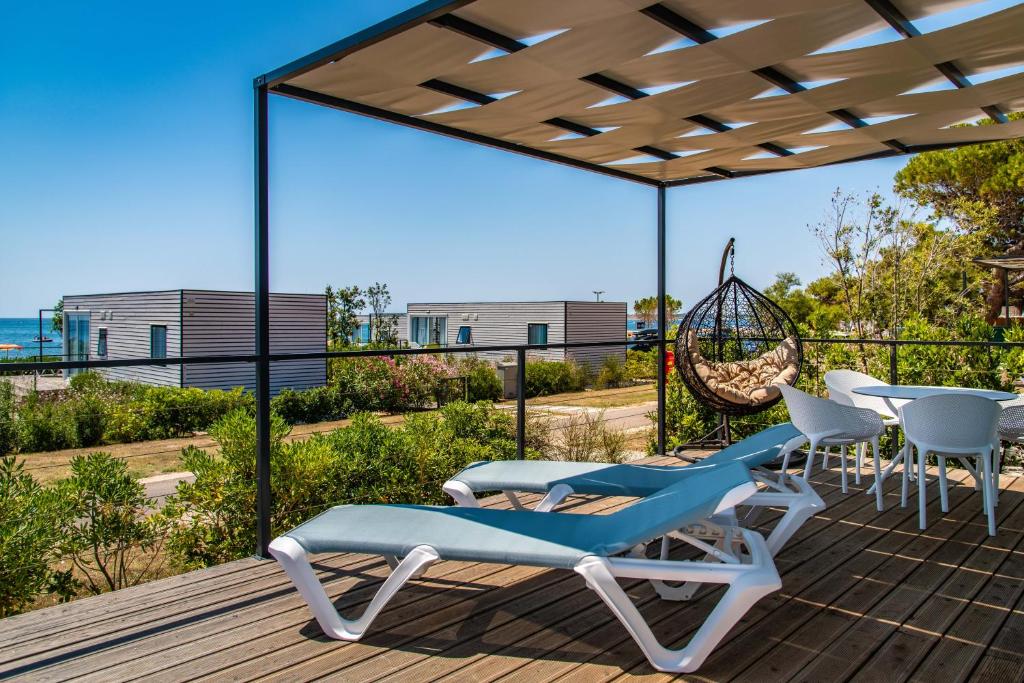 Arena Grand Kazela Camping Homes - Deluxe Two-Bedroom Camping Home Sea View