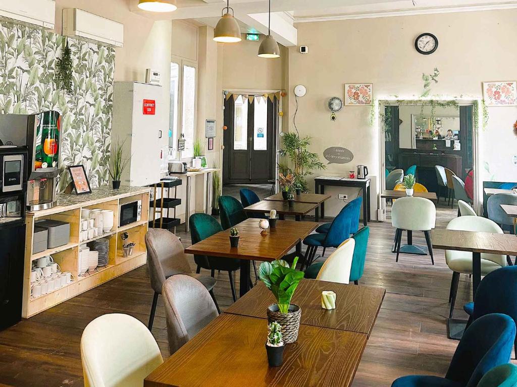 Auberge de jeunesse HI Avignon - Resim 12