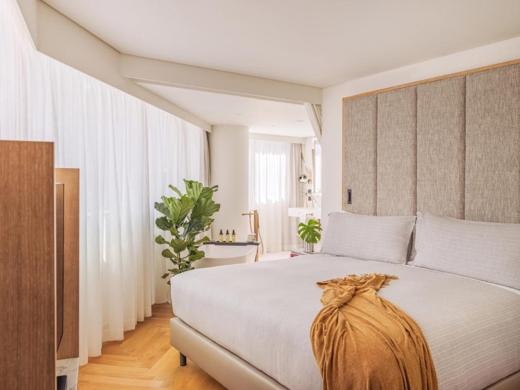 
Studio ME+ Junior Suite Marques View
