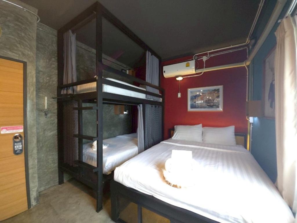 
Quadruple Room with Private Bathroom
