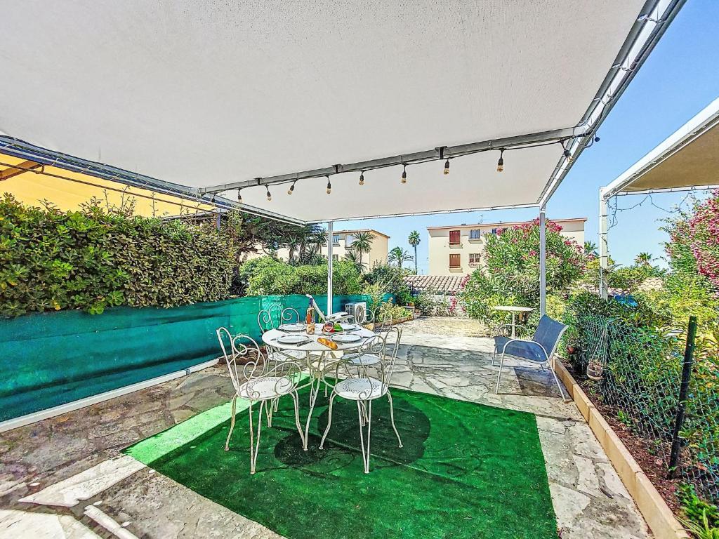 Πισίνα στο ή κοντά στο Apartment L'étoile de la mer by Interhome
