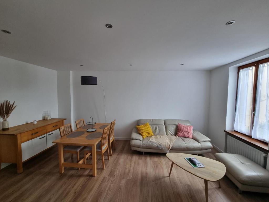 Χώρος καθιστικού στο COLMAR Appartement 6 personnes parking privé JAB'S HOME 2