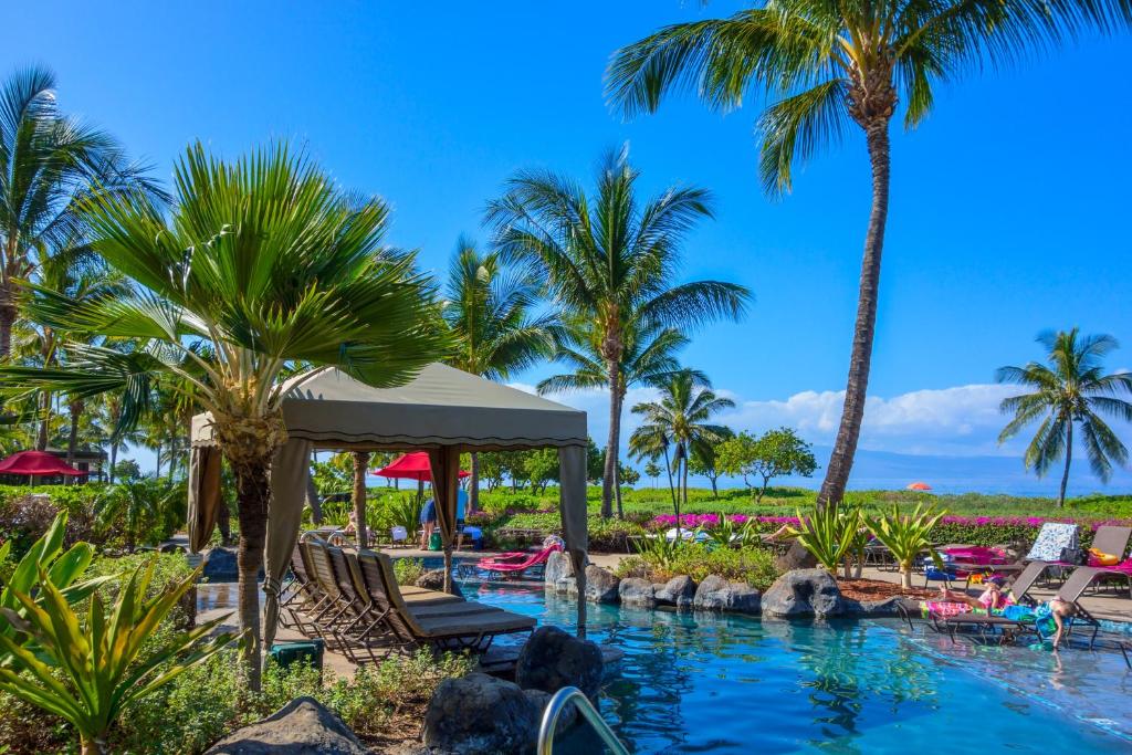Bazén v ubytování OUTRIGGER Honua Kai Resort and Spa nebo v jeho okolí