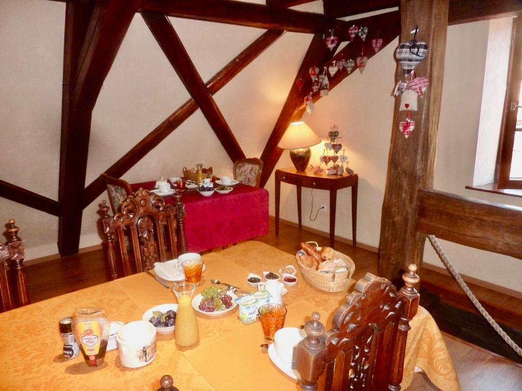 Chambre d'hôte Adrihof à la Cour de l'abbaye d'Autrey – photo 7