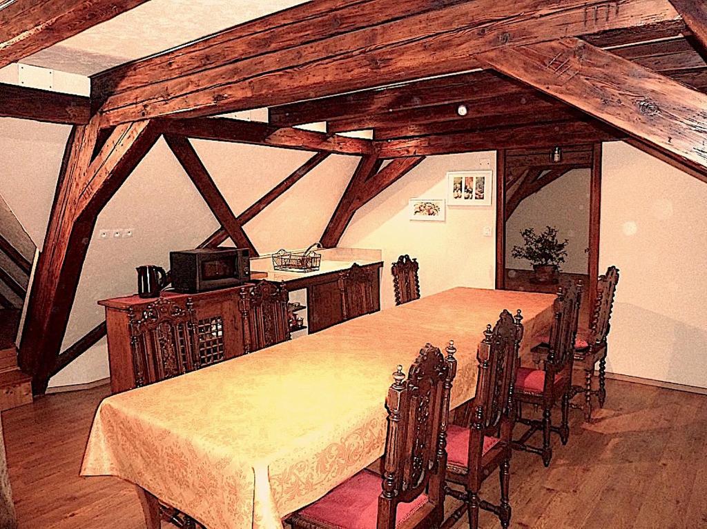 Chambre d'hôte Adrihof à la Cour de l'abbaye d'Autrey – photo 4