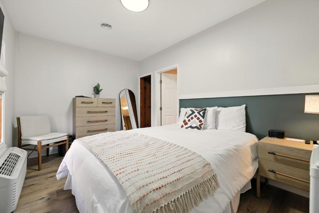 Hillside Hotel photo
