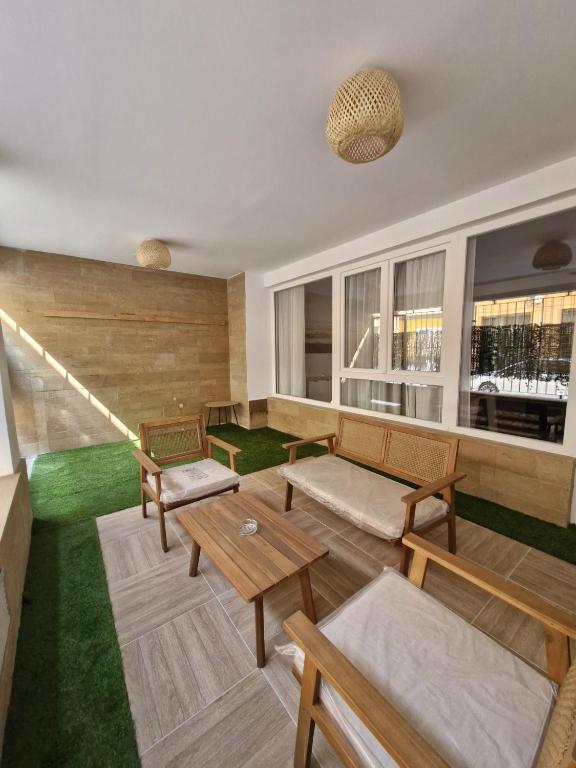 MAYCO Lovely Apartment III