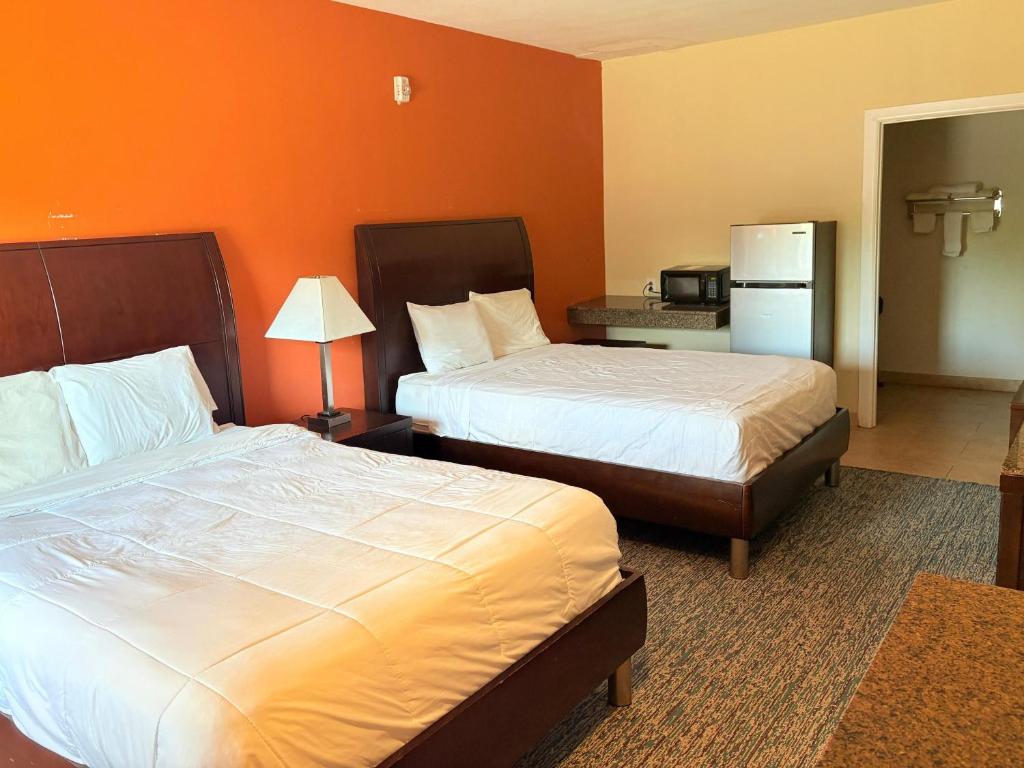 Westwood Inn Extended Stay Gonzales TX - 2 Camas Queen-size Acessíveis