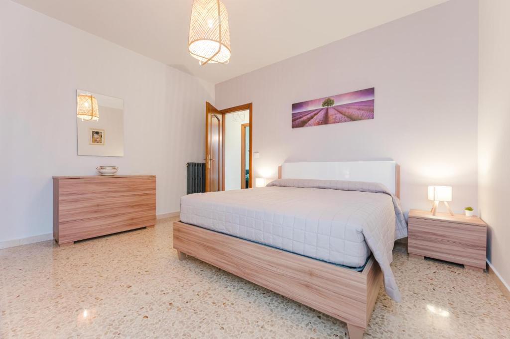 Ένα ή περισσότερα κρεβάτια σε δωμάτιο στο Patty Flat - 15 min from Venice & Free Parking