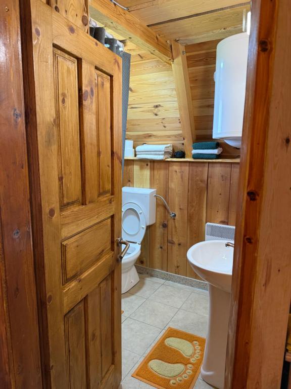 Cottage Bumblebee - 12