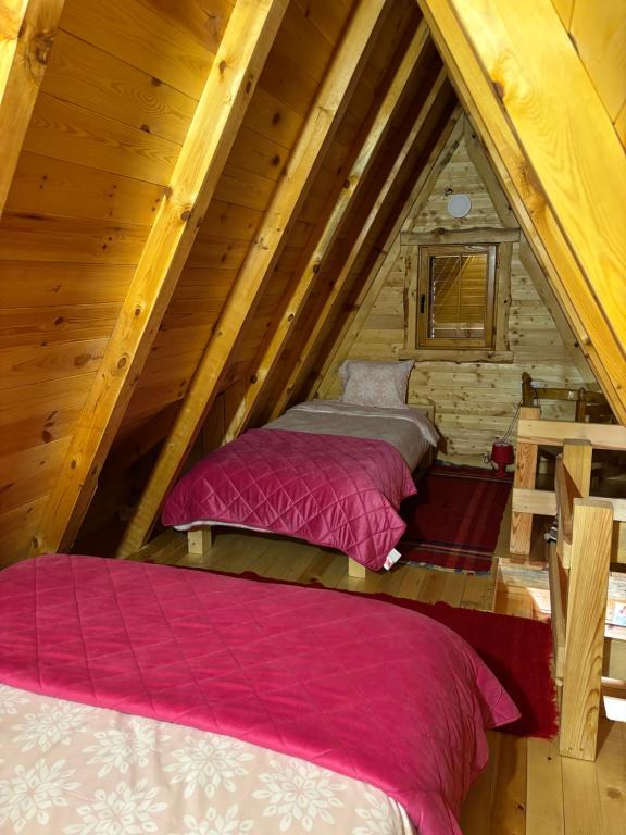 Cottage Bumblebee - 9