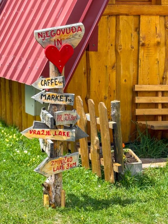 Cottage Bumblebee - 8