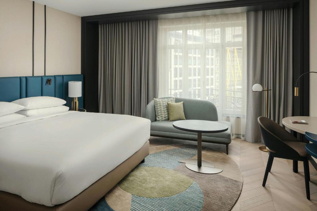 
Grand Deluxe King Room
