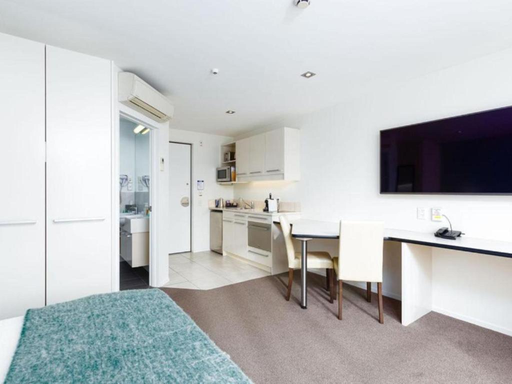 
Studio with Spa Bath
