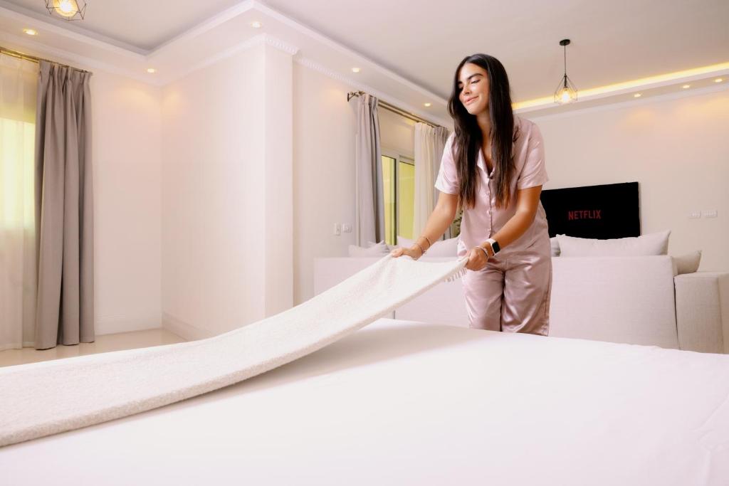 VIOLA by Elegant Hospitality - near Waterway Mall - 16