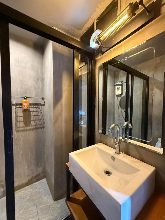 Sukhum Rajamangala-Phatthanakan Rooms - Resim 21