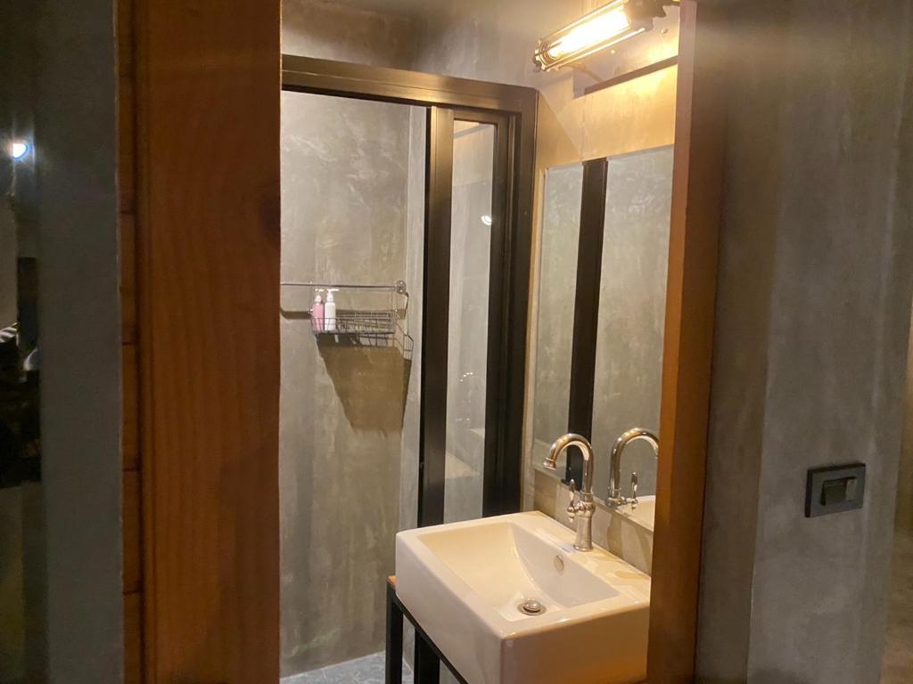 Sukhum Rajamangala-Phatthanakan Rooms - Resim 34