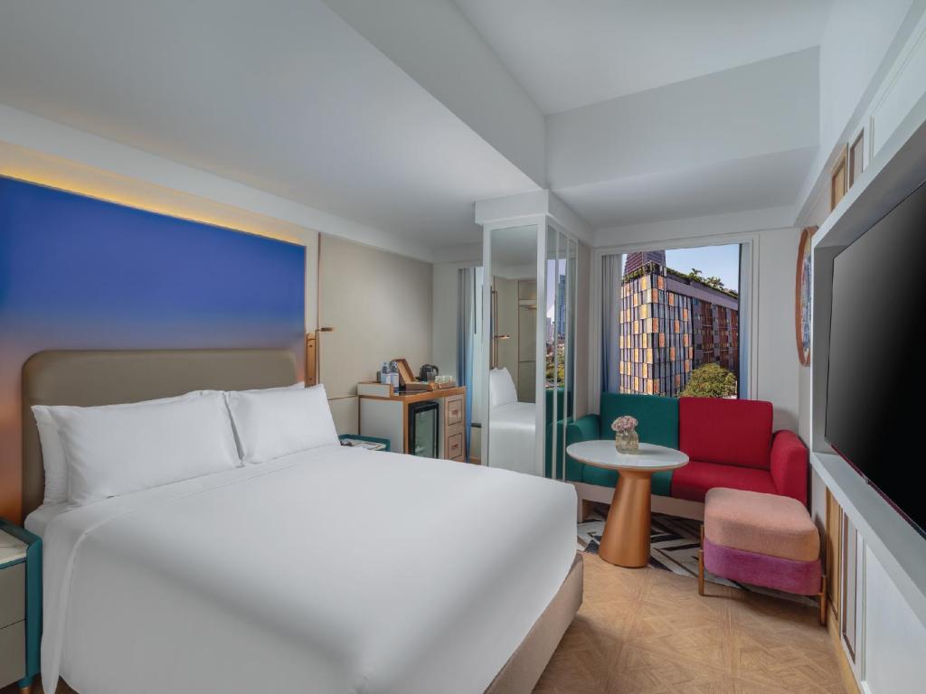 
Deluxe King or Queen Room
