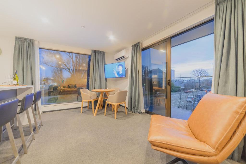 Modern Inner City Retreat-Walk to Parks and Cafes - Resim 4