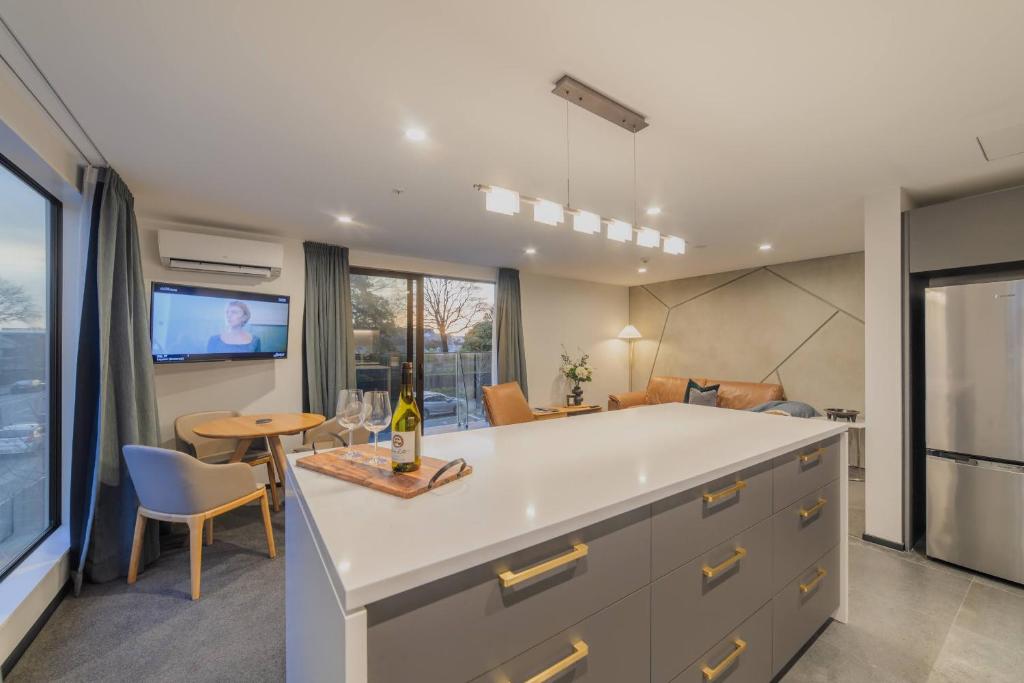Modern Inner City Retreat-Walk to Parks and Cafes - Resim 7