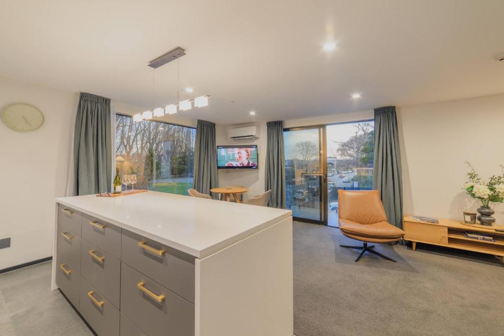 Modern Inner City Retreat-Walk to Parks and Cafes - Resim 8