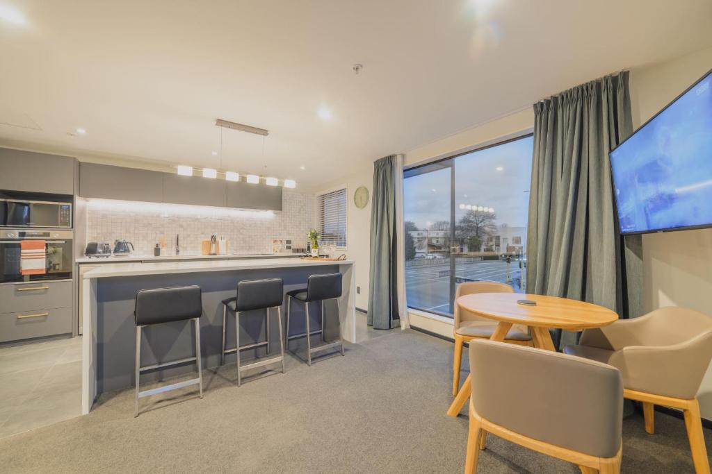 Modern Inner City Retreat-Walk to Parks and Cafes - Resim 15