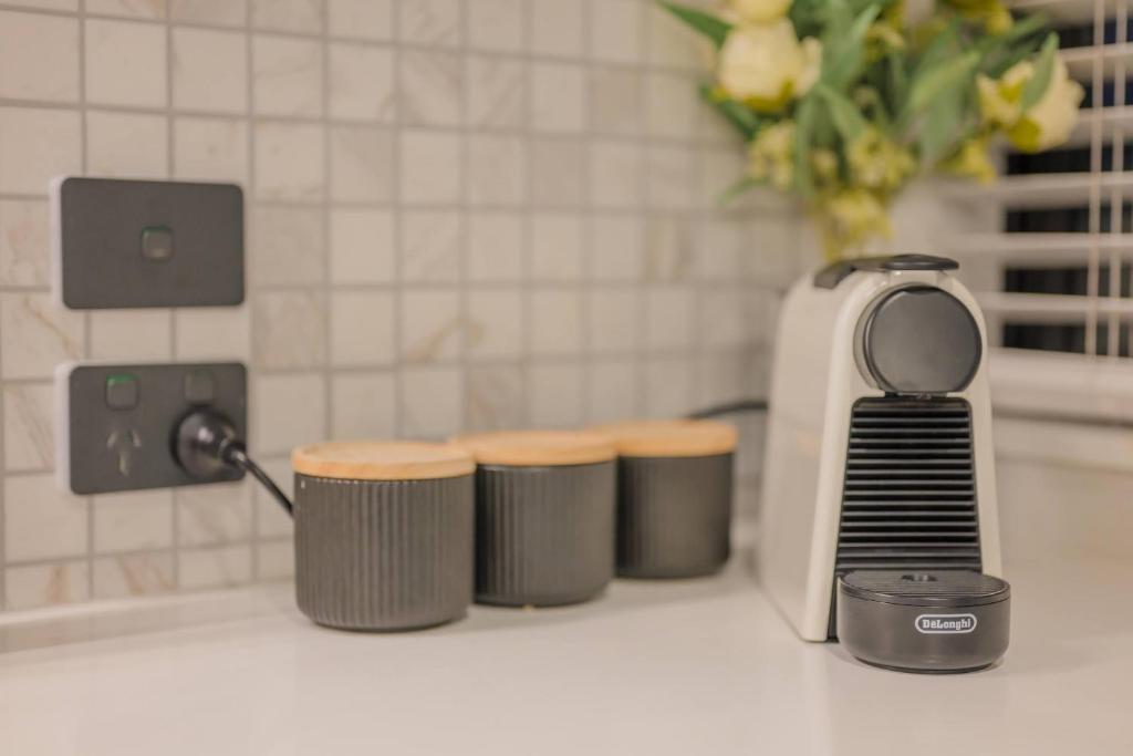 Modern Inner City Retreat-Walk to Parks and Cafes - Resim 41