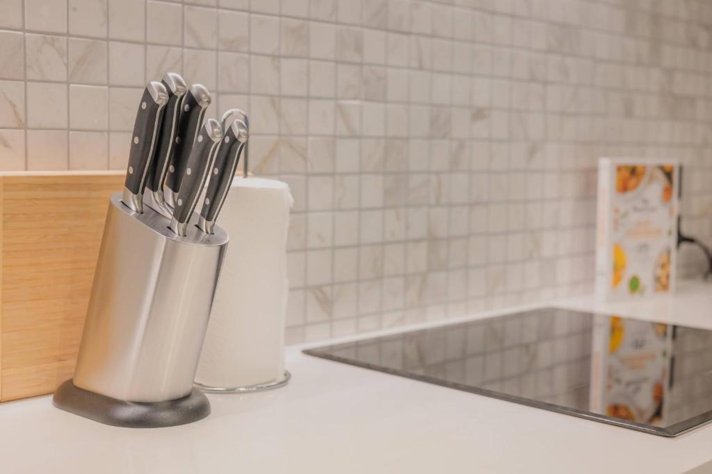 Modern Inner City Retreat-Walk to Parks and Cafes - Resim 44