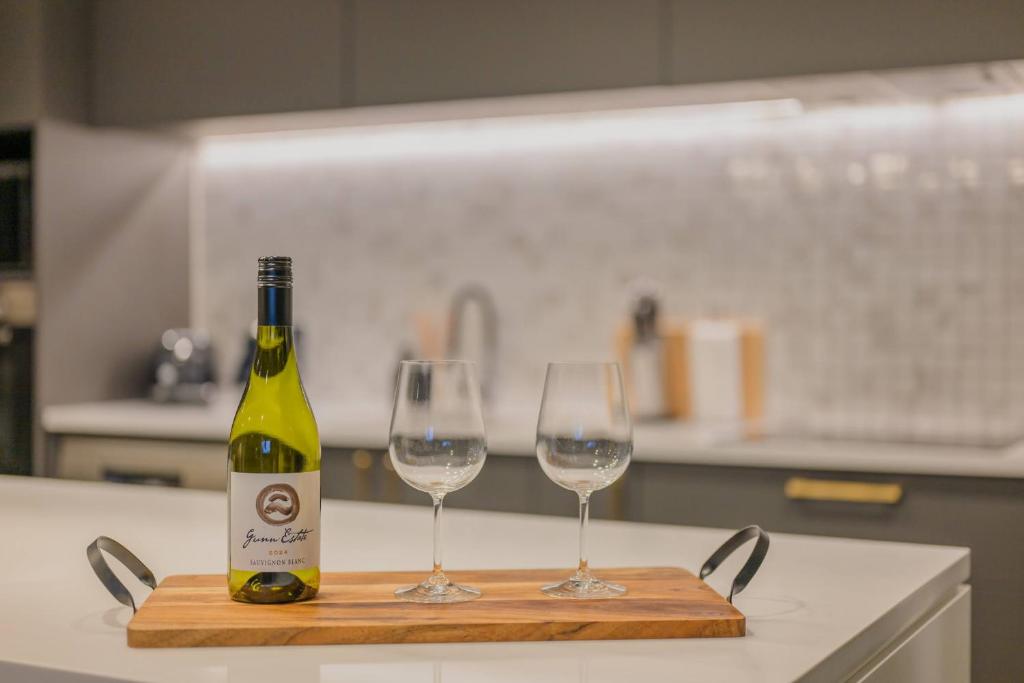 Modern Inner City Retreat-Walk to Parks and Cafes - Resim 45