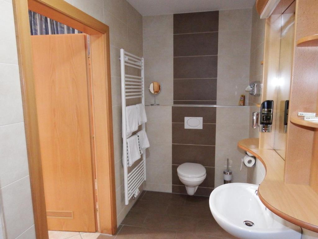 Koupelna v ubytování Gartenpension Fischl