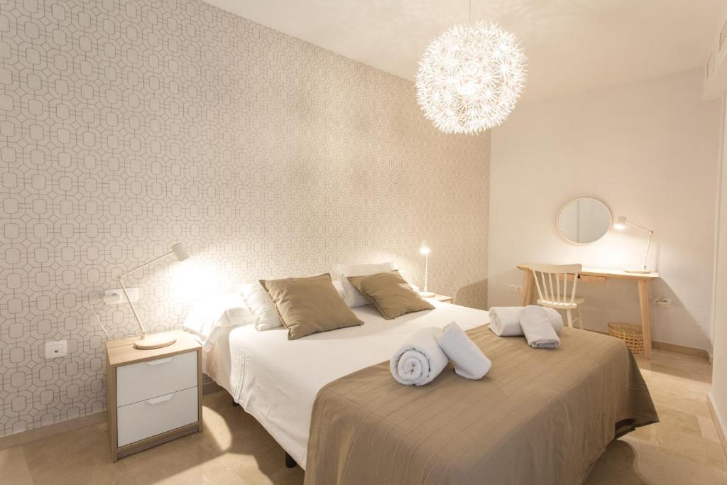 The Lucky Flats - Pintor Sorolla, Alicante – Updated 2023 Prices