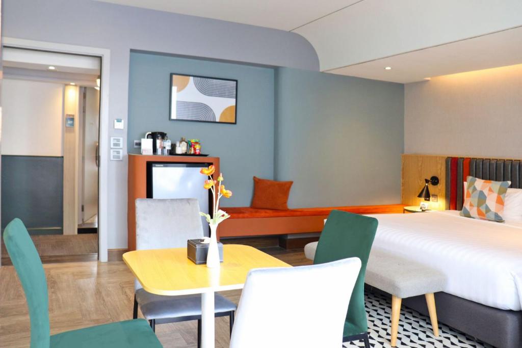 The Quarter Onnut by UHG - Resim 39