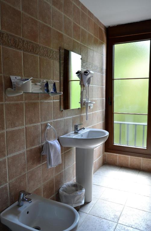 Kúpeľňa v ubytovaní Hotel Termas de Liérganes