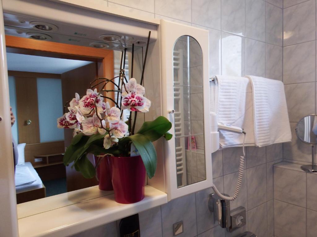 Koupelna v ubytování Gartenpension Fischl