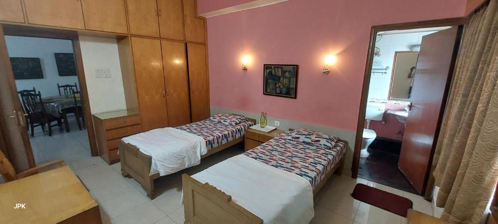 ELGIN SUITES - 