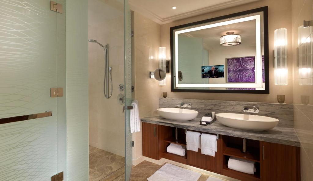 Four Seasons Hotel Abu Dhabi at Al Maryah Island photo 5